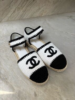 CHANEL espadrilles SZ 40 nib